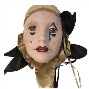 Add Festive Charm to Your Home with a New Orleans Style Mardi Gras Wall Hanging